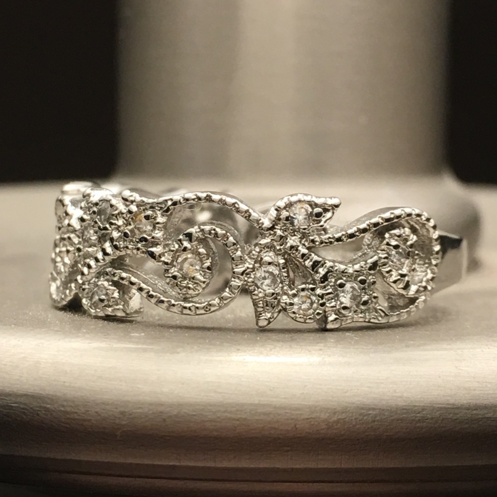 💍 Silver Fashion Ring - Picture 2 of 3